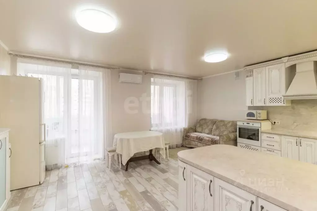 3-к кв. Тюменская область, Тюмень ул. Николая Федорова, 30 (119.0 м) - Фото 1