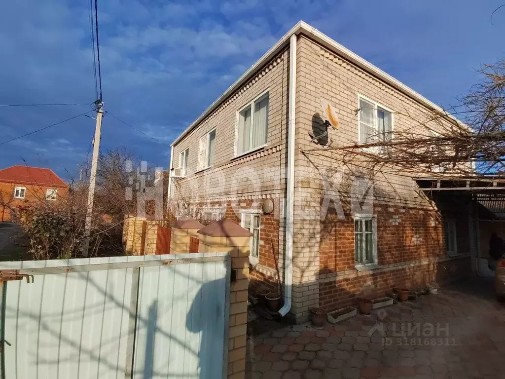Дом в Краснодарский край, Крымск ул. 3-я Новостроек, 12 (180 м) - Фото 0