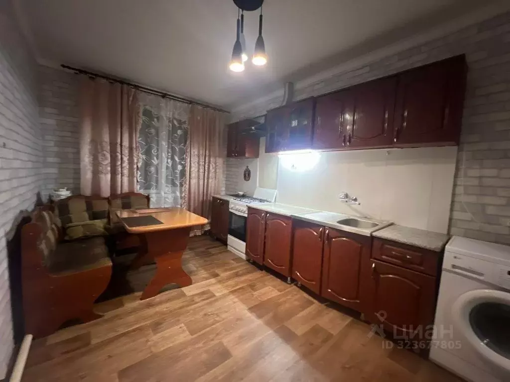 Дом в Оренбургская область, пос. Переволоцкий ул. Индустриальная, 6Б ... - Фото 1