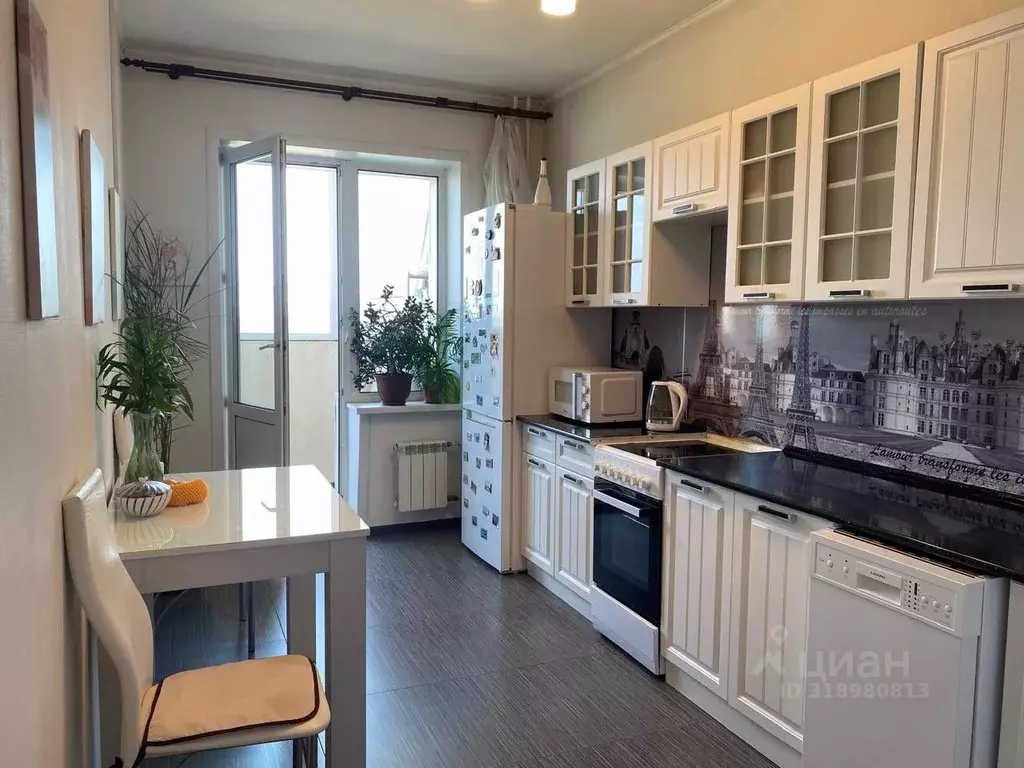 2-к кв. Иркутская область, Иркутск ул. Маршала Конева, 18 (57.7 м) - Фото 0