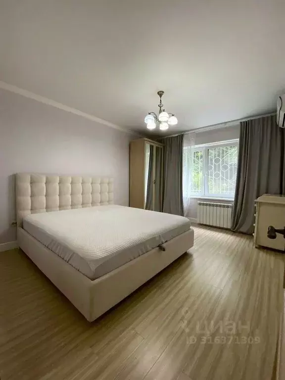2-к кв. Краснодарский край, Сочи ул. Яна Фабрициуса, 2/26 (40.0 м) - Фото 0