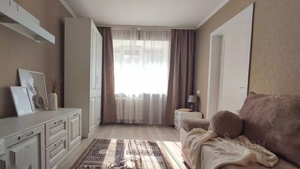 2-к кв. Омская область, Омск просп. Мира, 10А (30.0 м) - Фото 1