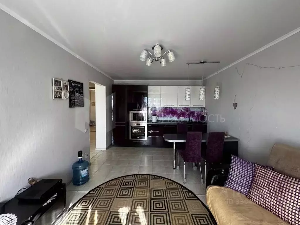 3-к кв. Тюменская область, Тюмень ул. Газовиков, 61 (75.0 м) - Фото 1