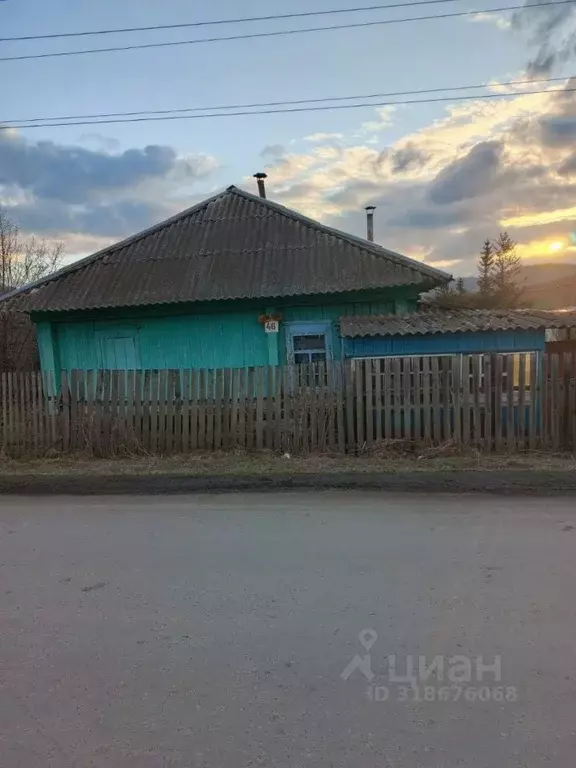 Дом в Алтайский край, Солонешенский район, с. Солонешное Советская ... - Фото 0