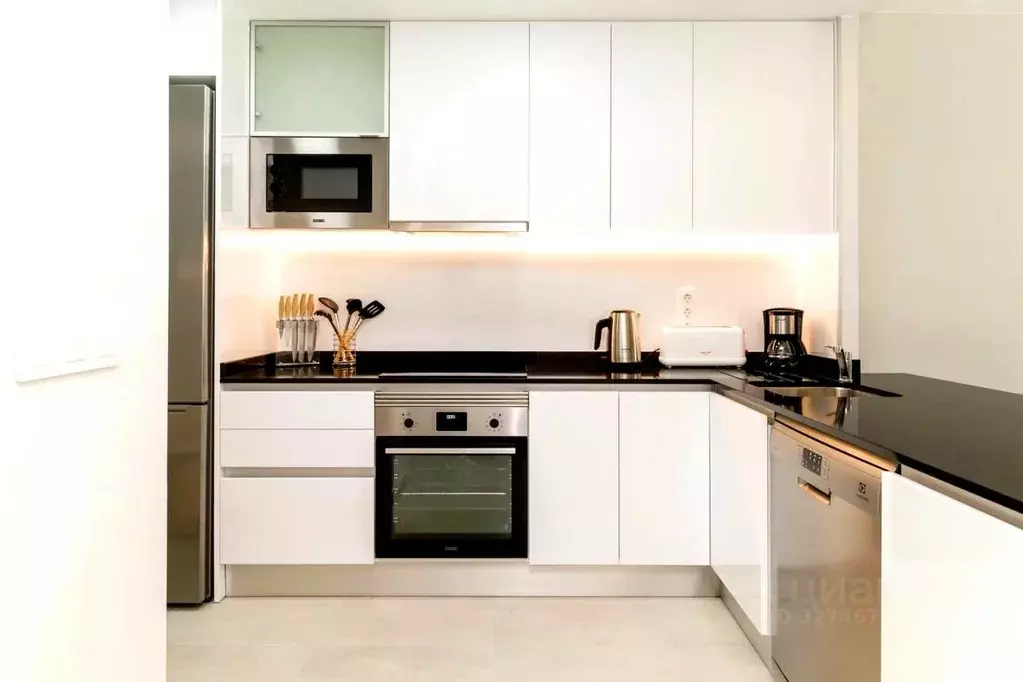 3-к кв. Краснодарский край, Сочи Центральный мкр, ул. Орджоникидзе, ... - Фото 2