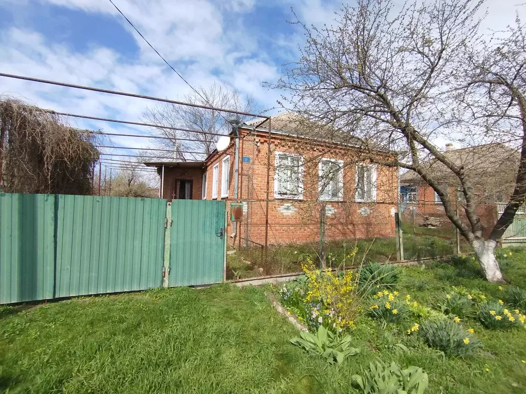 Дом в Краснодарский край, Тихорецкий район, Алексеевское с/пос, пос. ... - Фото 1