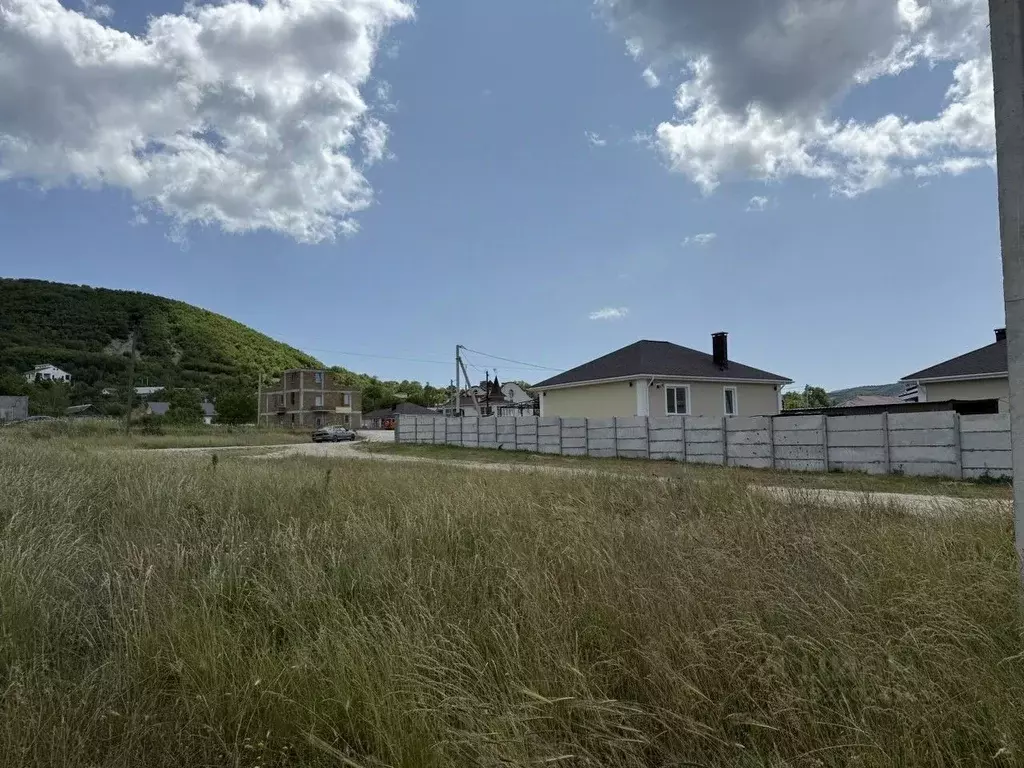 Участок в Севастополь с. Орлиное, ул. Урожайная (5.0 сот.) - Фото 1