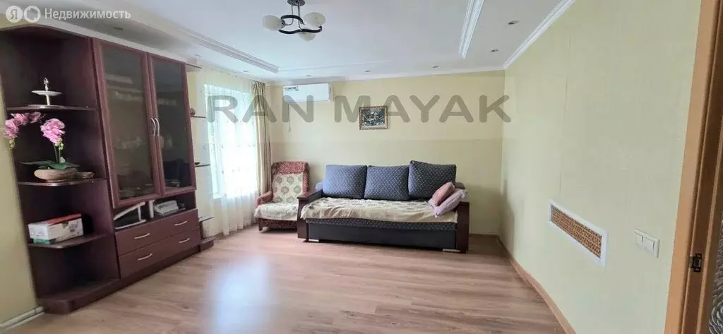 Дом в станица Абадзехская, Октябрьская улица, 75 (100 м) - Фото 1