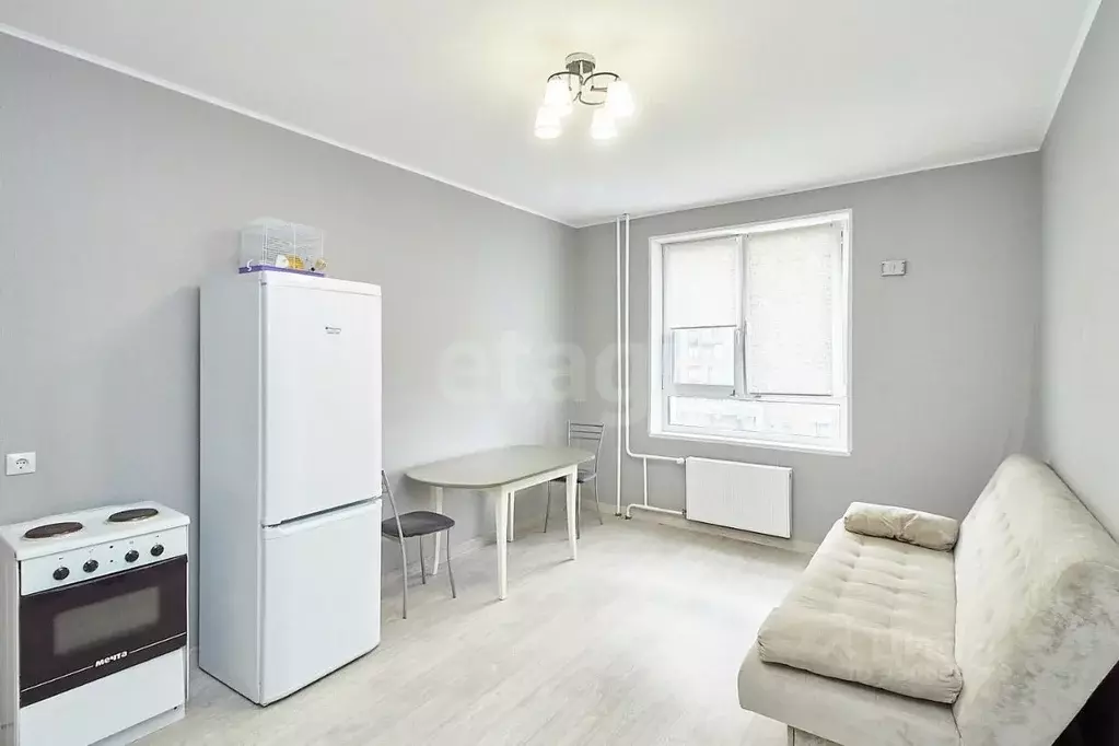 1-к кв. Тюменская область, Тюмень ул. Фармана Салманова, 18 (40.5 м) - Фото 1
