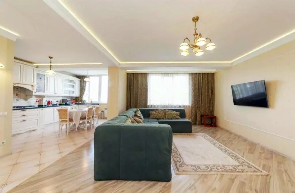 5-к кв. Крым, Симферополь просп. Победы, 74А (145.0 м) - Фото 0