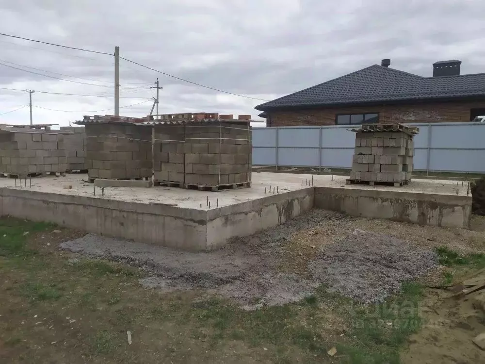 Участок в Краснодарский край, Абинск пер. Балтийский, 7Б (4.4 сот.) - Фото 1