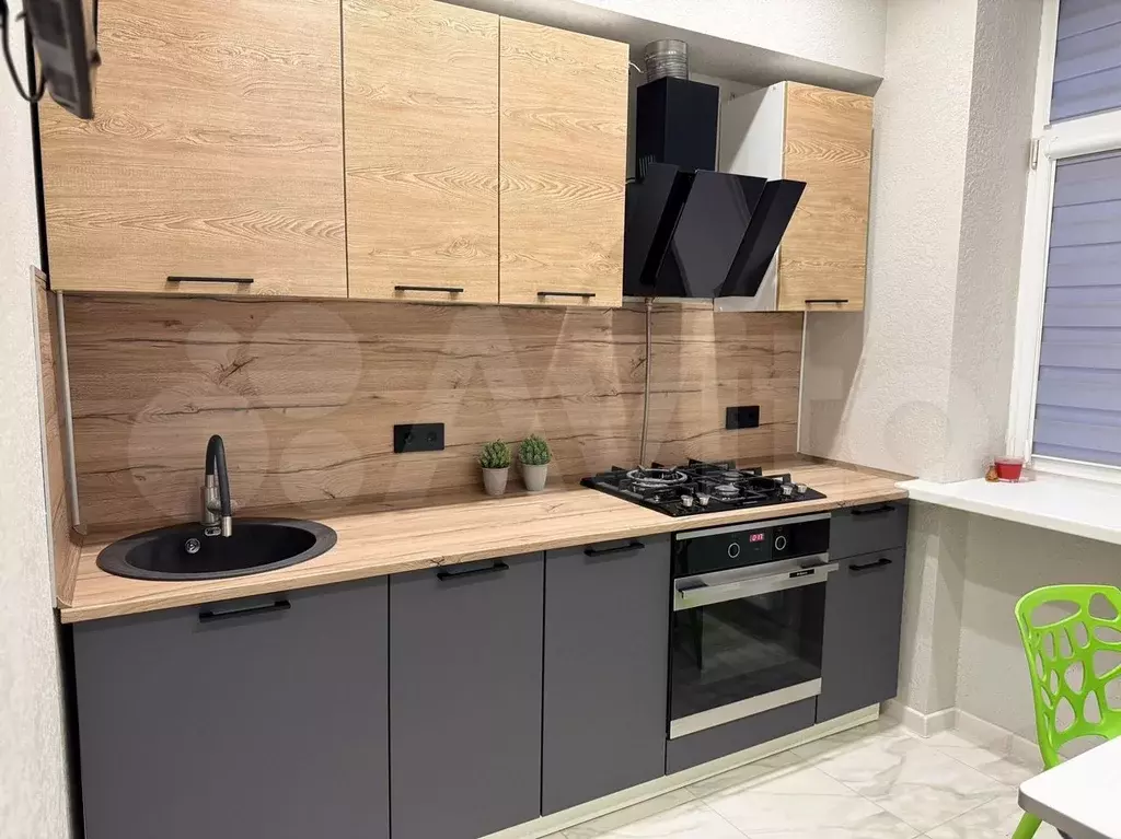 2-к. квартира, 55 м, 1/5 эт. - Фото 0