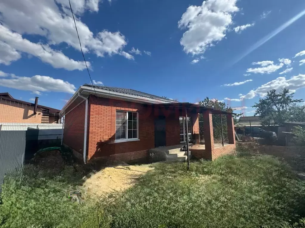 Дом в Ростовская область, Новочеркасск Сарматская ул., 108 (100 м) - Фото 1