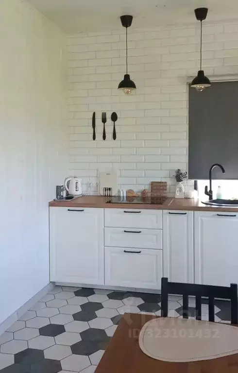 Дом в Новгородская область, Новгородский район, Ракомское с/пос, д. ... - Фото 1