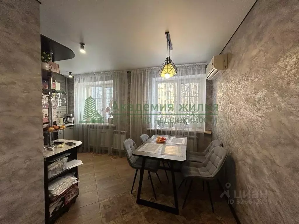 2-к кв. Саратовская область, Энгельс 2-й мкр, 27 (58.0 м) - Фото 1