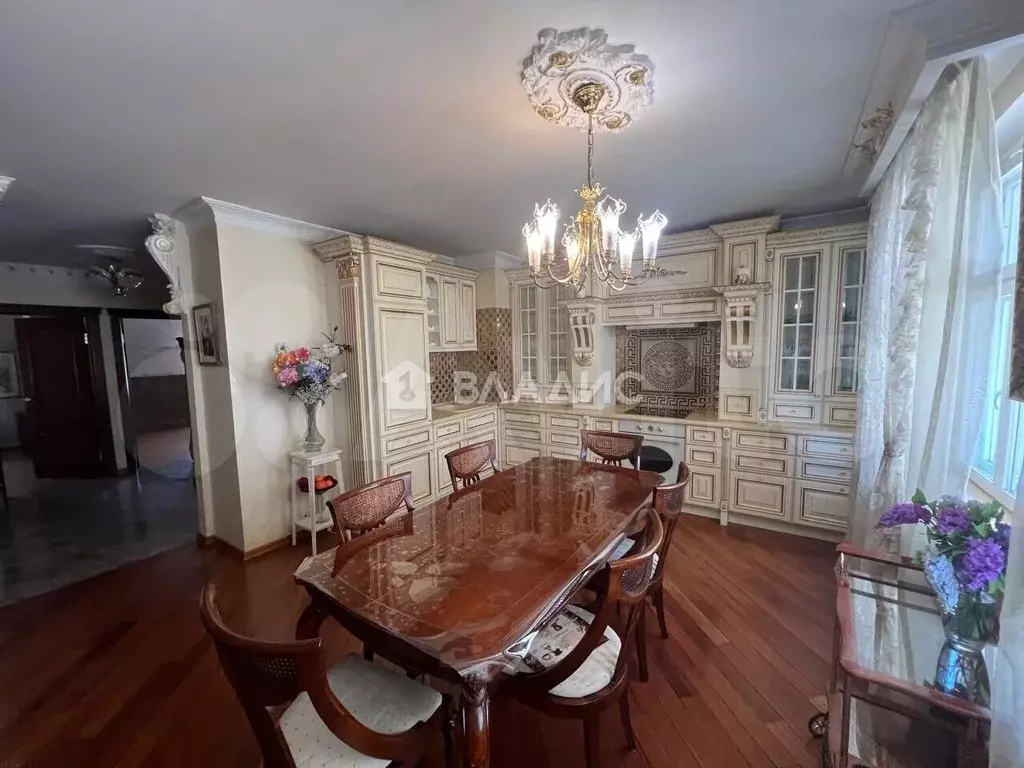 3-к. квартира, 135,1 м, 5/5 эт. - Фото 0