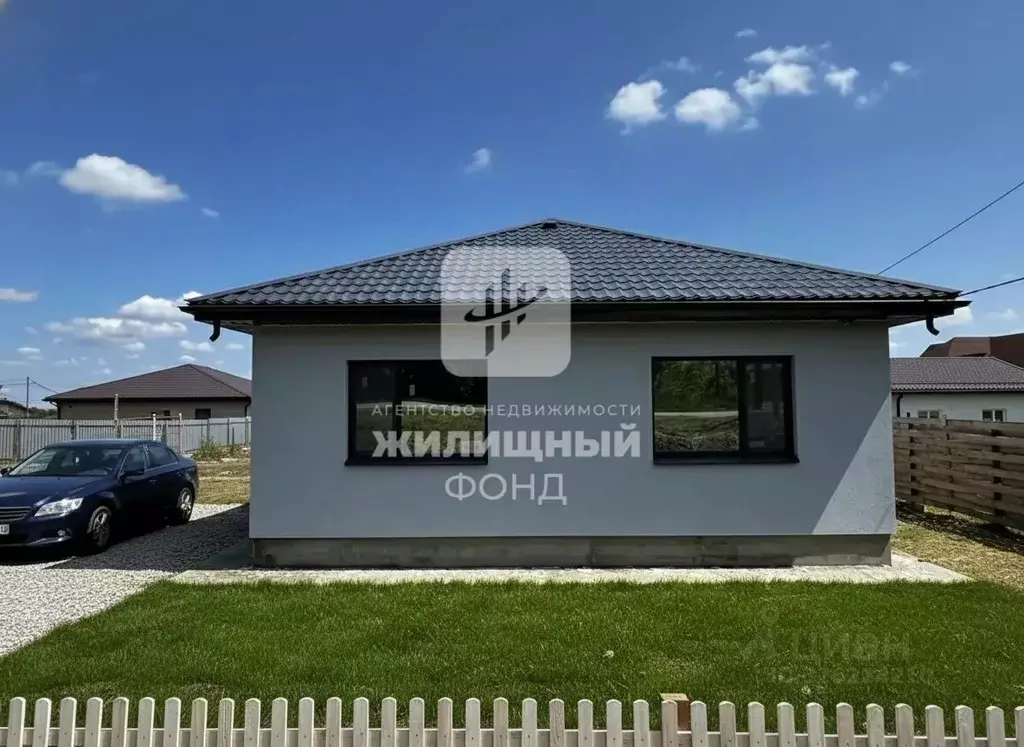 Дом в Саратовская область, с. Усть-Курдюм ул. Мусы Джалиля (100 м) - Фото 1