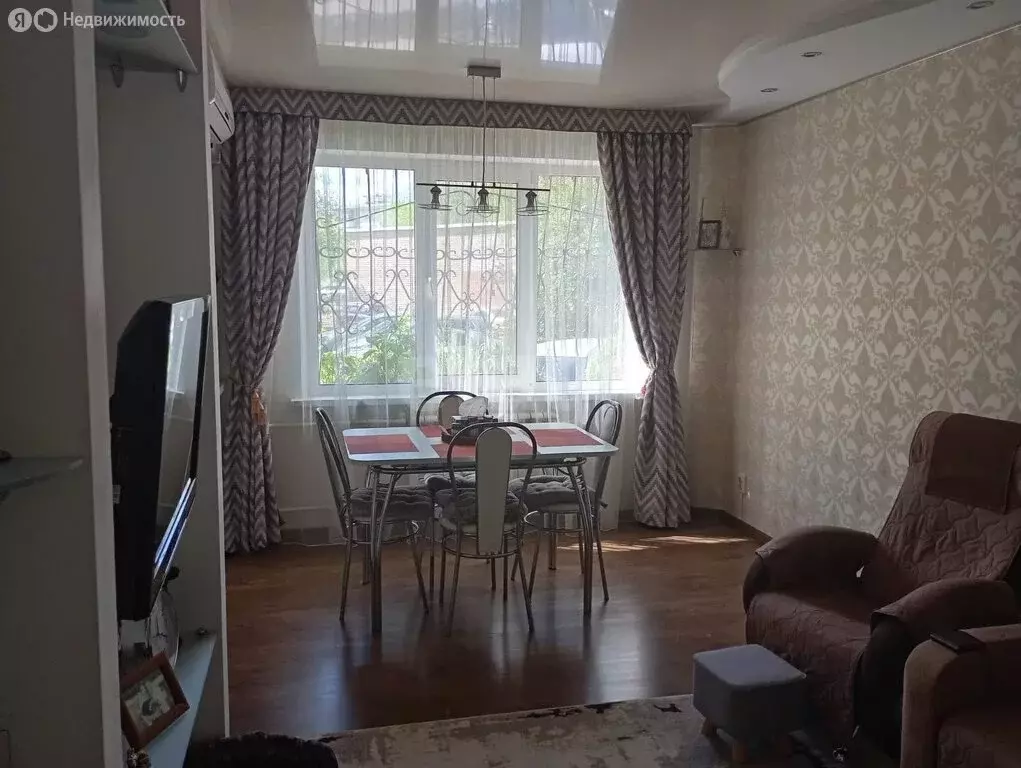 3-комнатная квартира: Оренбург, улица Шевченко, 255 (60 м) - Фото 1