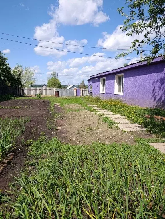 Дом в Саратовская область, с. Сторожевка ул. Компрессорная, 27 (85 м) - Фото 1