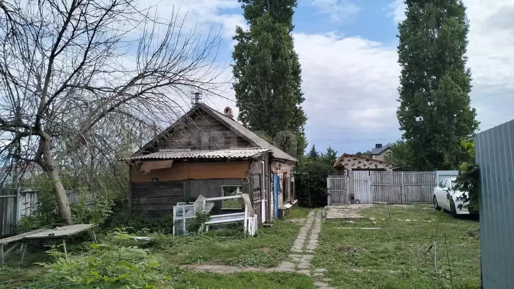 Дом в Саратовская область, с. Усть-Курдюм ул. Большая Советская, 69 ... - Фото 1