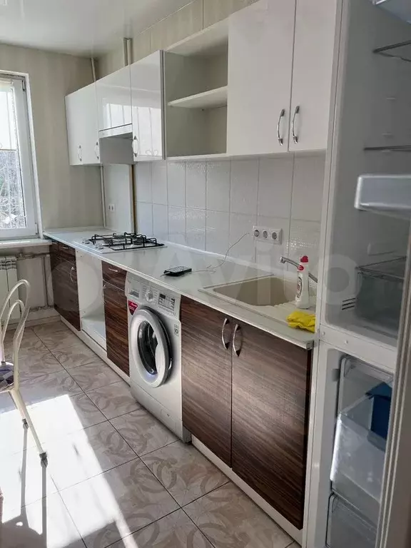 2-к. квартира, 60 м, 3/9 эт. - Фото 0