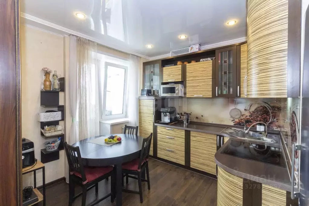 2-к кв. Тюменская область, Тюмень ул. Арктическая, 7к1 (49.9 м) - Фото 1