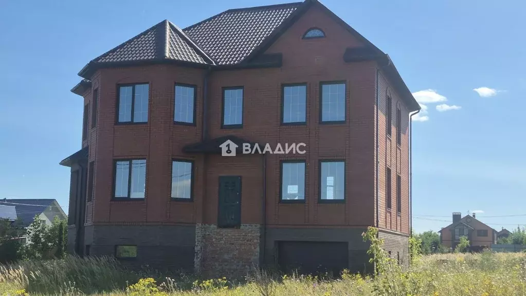 Дом в Белгородская область, Белгород ул. Михаила Курбатова, 16 (300 м) - Фото 1