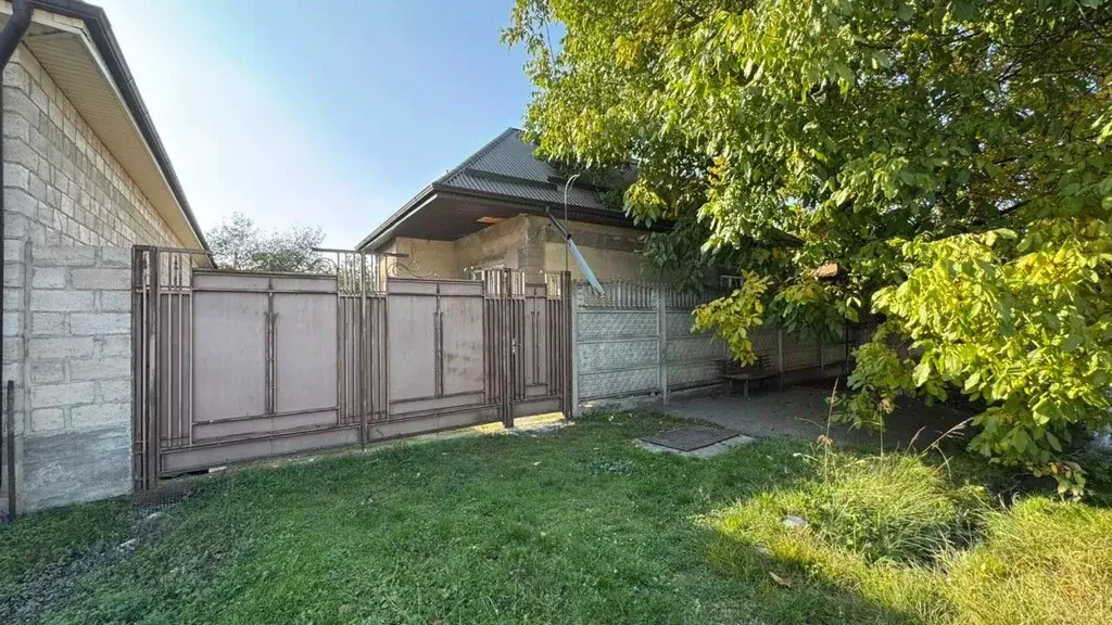 Участок в Кабардино-Балкария, Урванский район, с. Урвань ул. Ленина ... - Фото 1