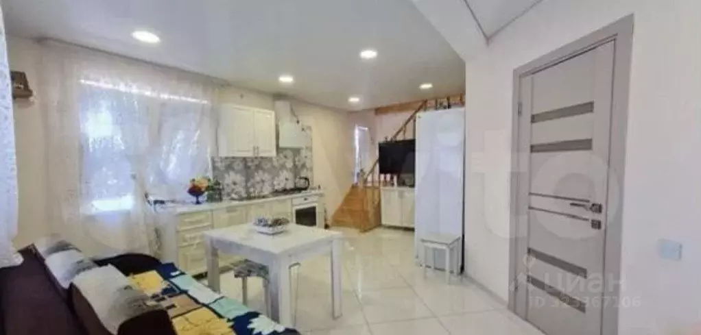 Дом в Саратовская область, Марксовский район, Приволжское ... - Фото 1