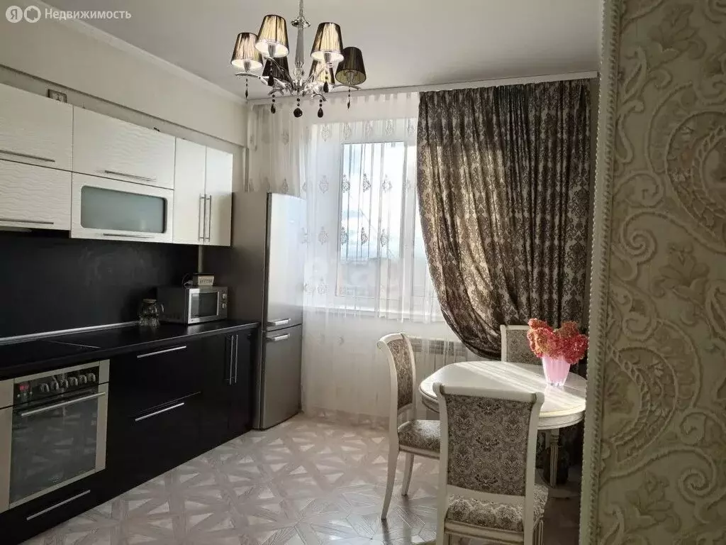 2-комнатная квартира: абакан, улица торосова, 15 (71 м) - Фото 1