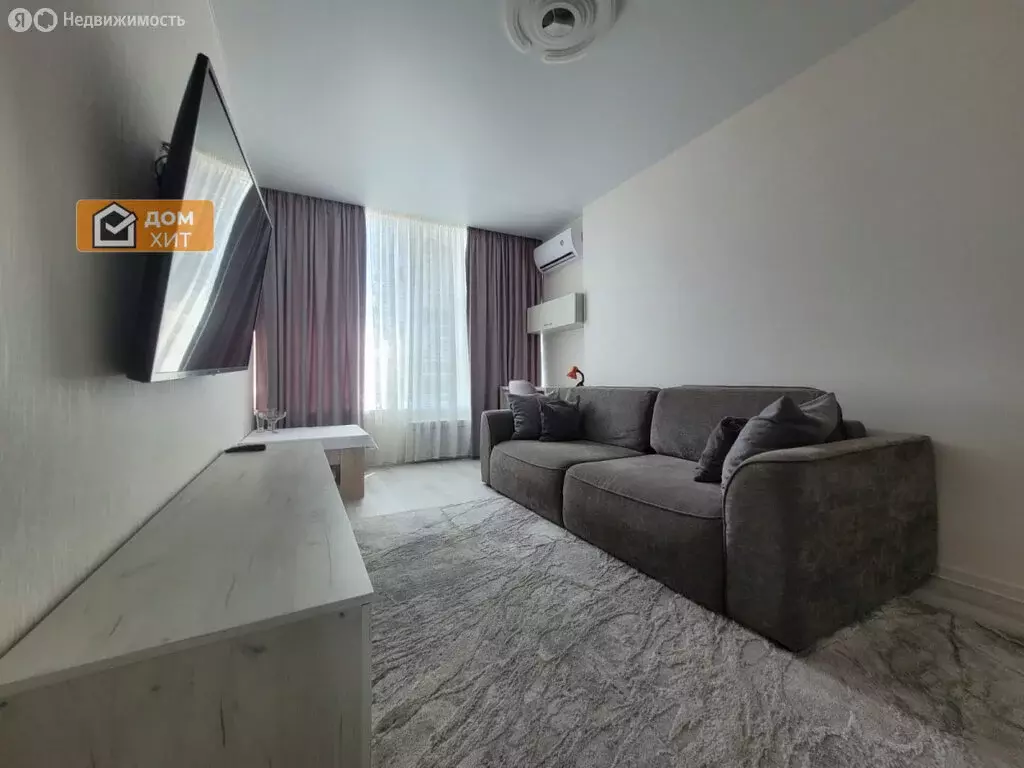 2-комнатная квартира: Симферополь, бульвар Ленина, 12А (50 м) - Фото 1