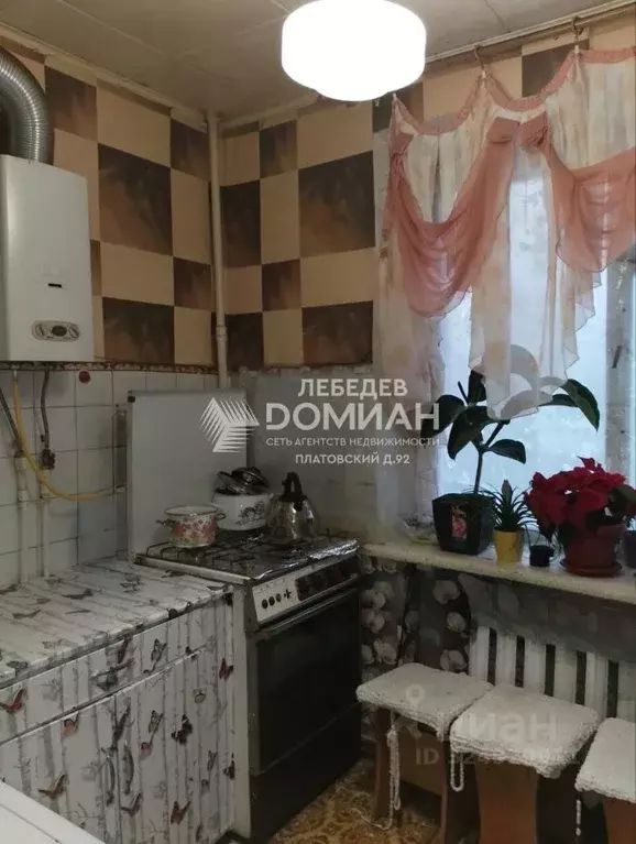 2-к кв. Ростовская область, Новочеркасск ул. Ларина (37.6 м) - Фото 1