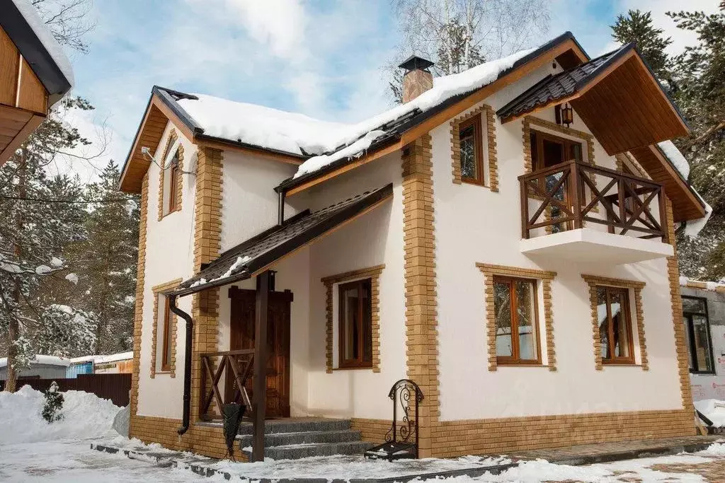 Дом в Карачаево-Черкесия, Зеленчукский район, с. Архыз ул. Лесная, 13Л ... - Фото 1