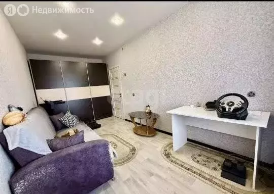 3-комнатная квартира: Порхов, Молодёжная улица, 4 (61.5 м) - Фото 1