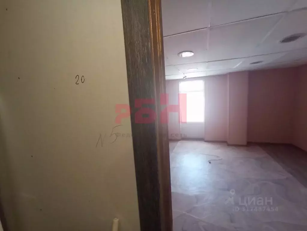 Офис в Курганская область, Курган ул. Радионова, 1А (18 м) - Фото 2