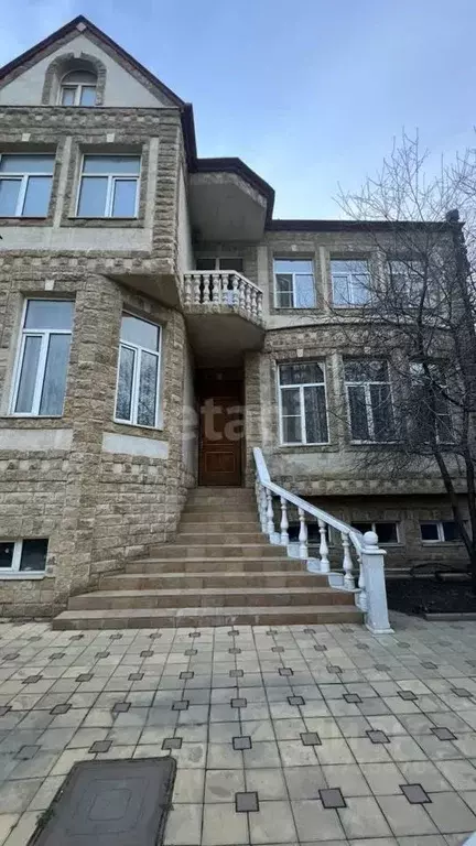 Дом в Дагестан, Махачкала ул. Генерала Омарова, 122 (450 м) - Фото 0