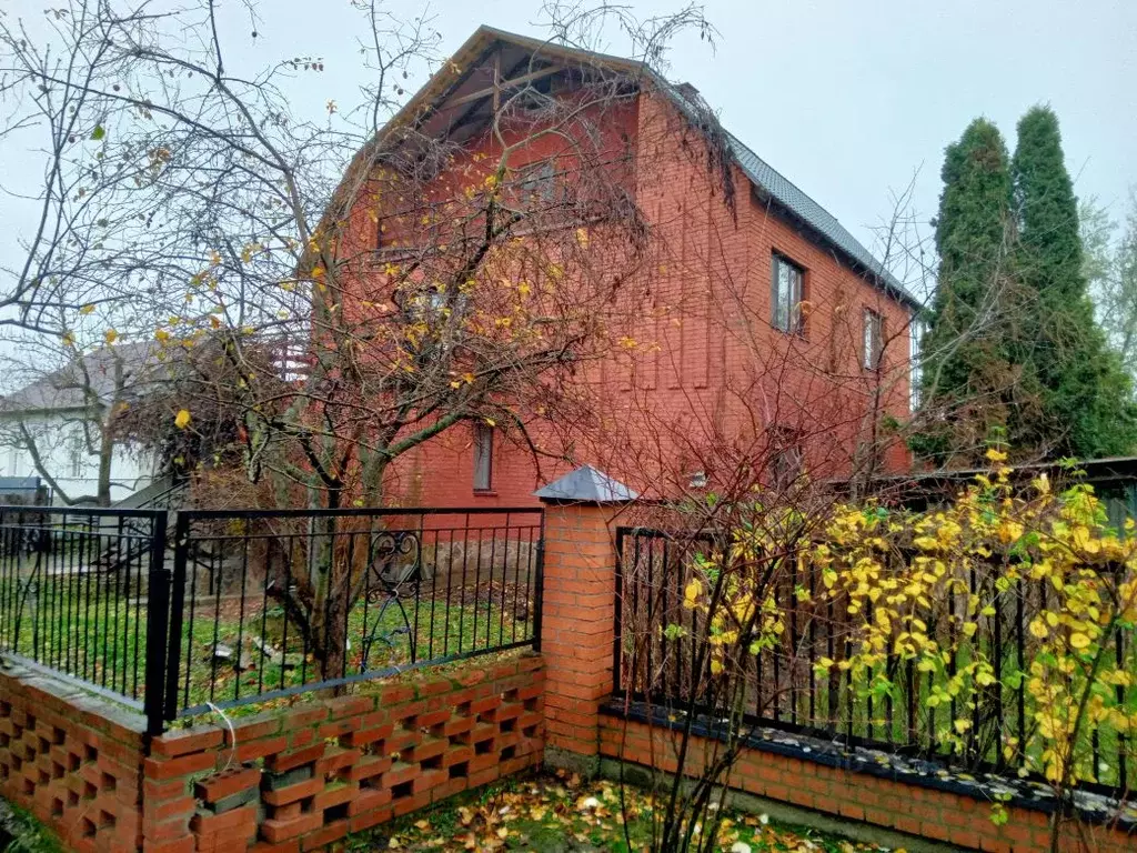 Дом в Московская область, Коломна ул. Менделеева, 37 (280 м) - Фото 1