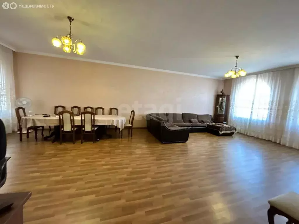 Дом в Беслан, улица Хаджи Мамсурова (140 м) - Фото 1
