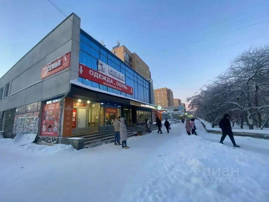 Торговая площадь в Свердловская область, Екатеринбург ул. Титова, 26 ... - Фото 0