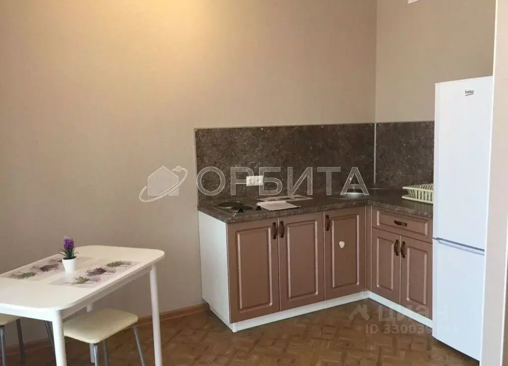 Студия Тюменская область, Тюмень ул. Тимофея Чаркова, 79 (28.2 м) - Фото 2