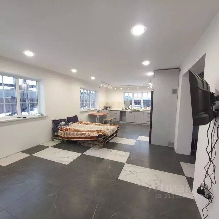 Дом в Ленинградская область, Лужский район, Заклинское с/пос, д. ... - Фото 0