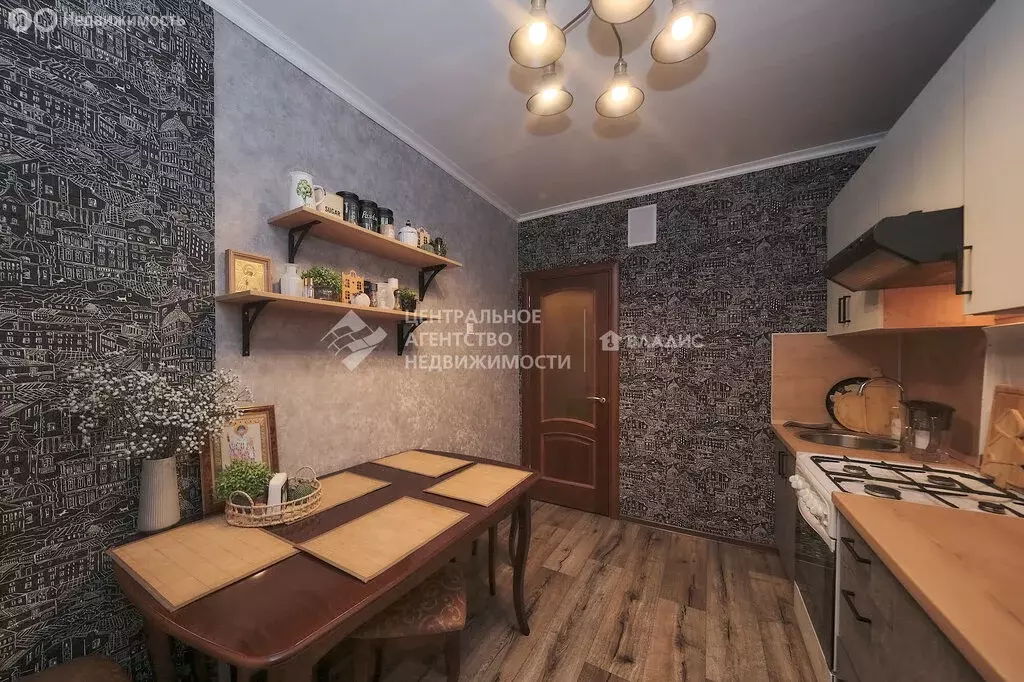 3-комнатная квартира: Рязань, улица Бирюзова, 30 (66.4 м) - Фото 2