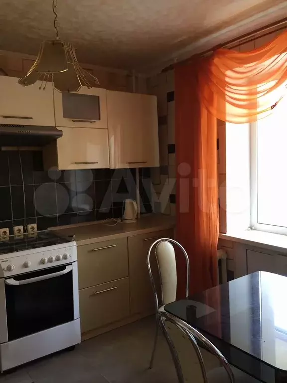 2-к. квартира, 55 м, 2/10 эт. - Фото 1