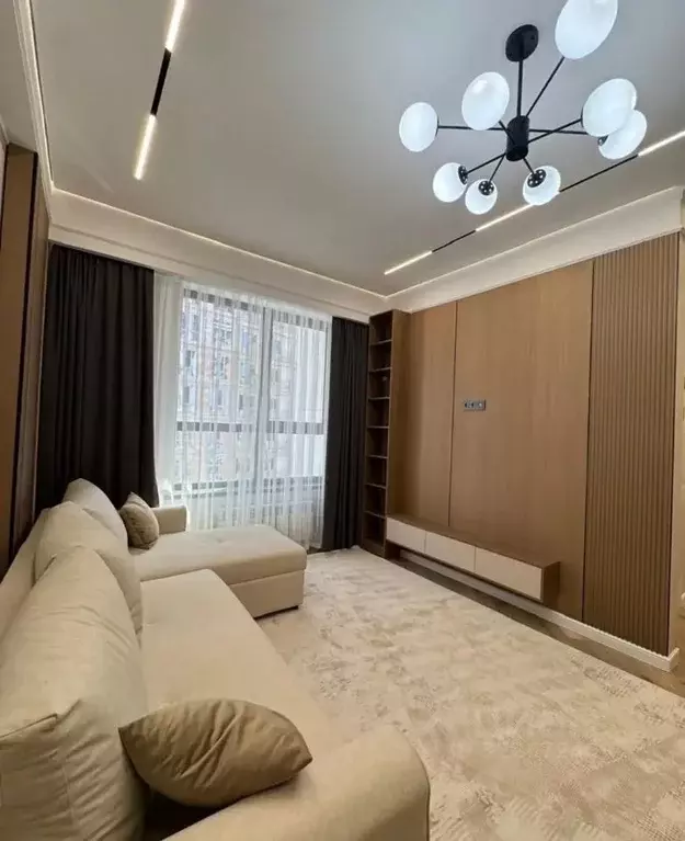 2-к кв. Татарстан, Казань ул. Братьев Касимовых, 35 (55.0 м) - Фото 0