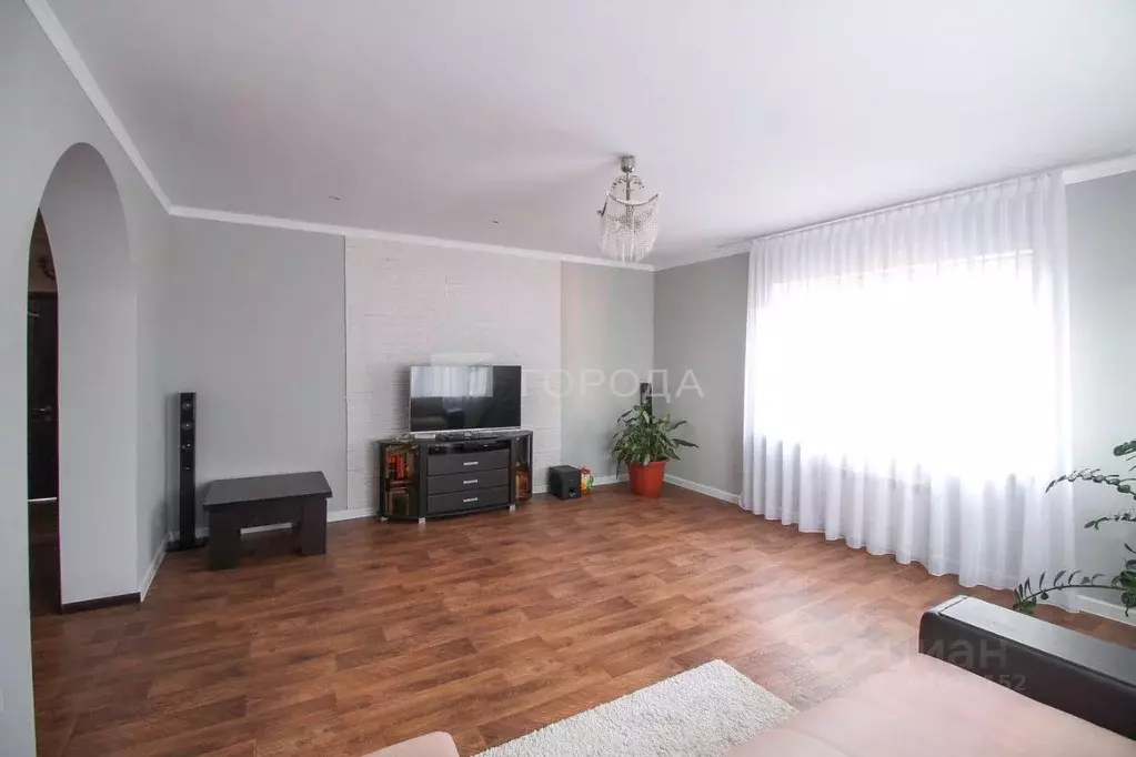 Дом в Алтайский край, Барнаул Авиатор мкр, ул. Тверская (210 м) - Фото 1