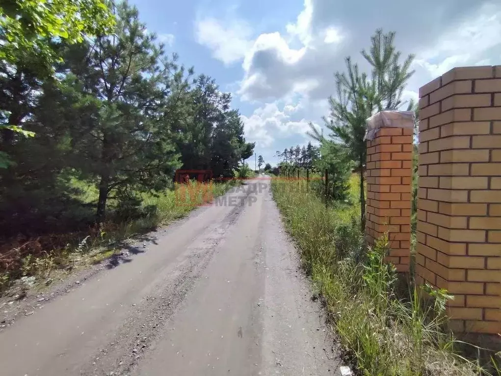 Участок в Белгородская область, Старооскольский городской округ, с. ... - Фото 1