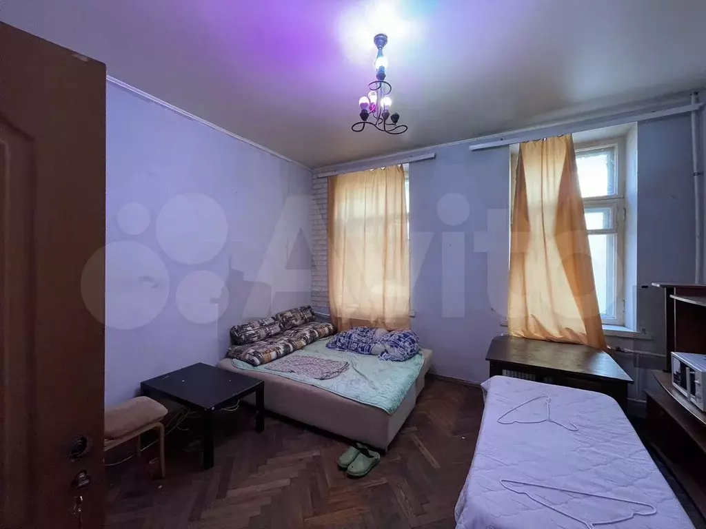 Комната 17 м в 4-к., 2/2 эт. - Фото 0