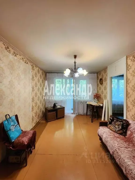 3-к кв. Ленинградская область, Кириши ул. Романтиков, 13 (56.7 м) - Фото 1