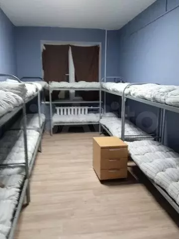 Койко-место 18 м, 1/3 эт. - Фото 0