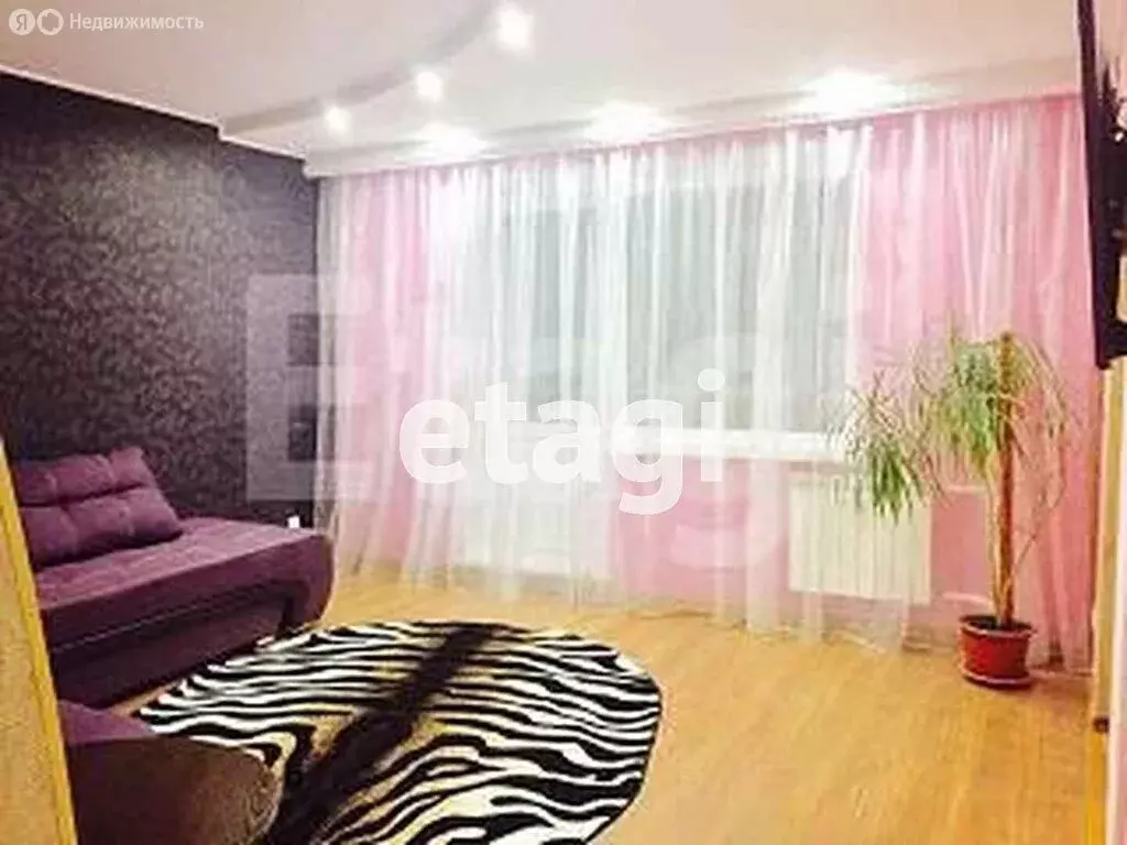 3-комнатная квартира: Тобольск, микрорайон 7А, 37Д (68 м) - Фото 1